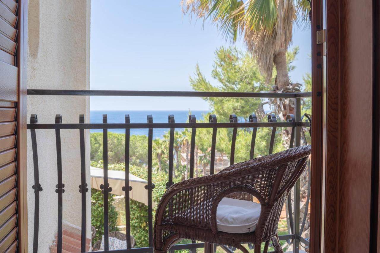 Terrazza Sul Plemmirio Bed & Breakfast Syracuse ภายนอก รูปภาพ
